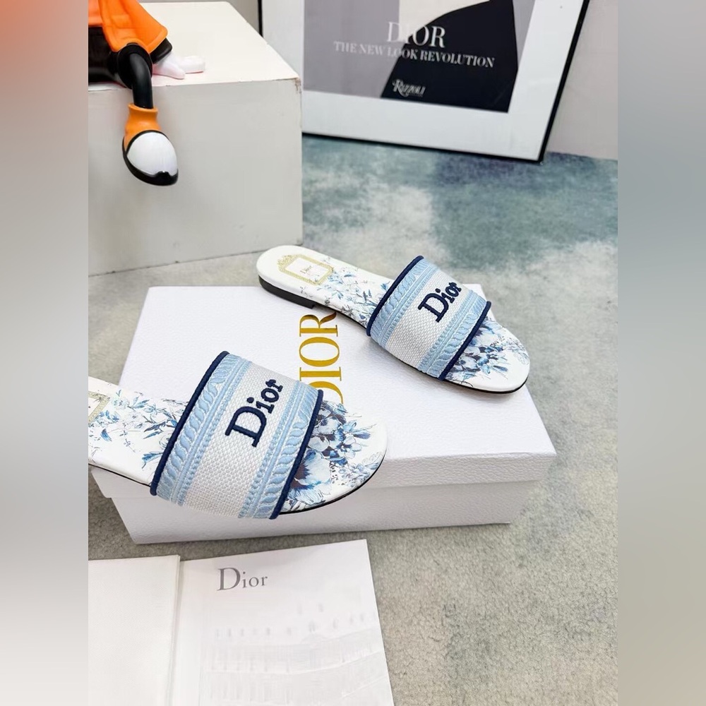 Dior Dway Floral Embroidered Slide Sandals - Picture 2 of 8